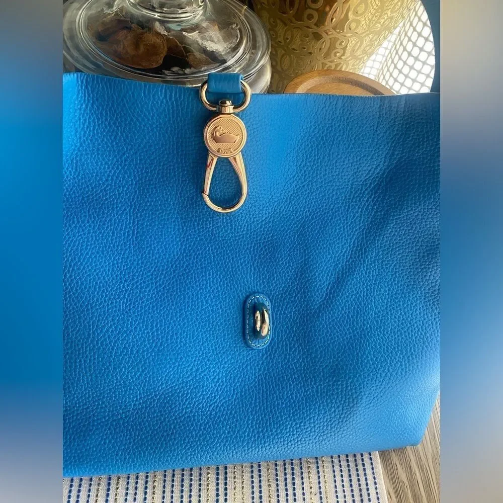 Dooney & Bourke Blue  Pebble Grain Leather Large  Logo Lock Sac